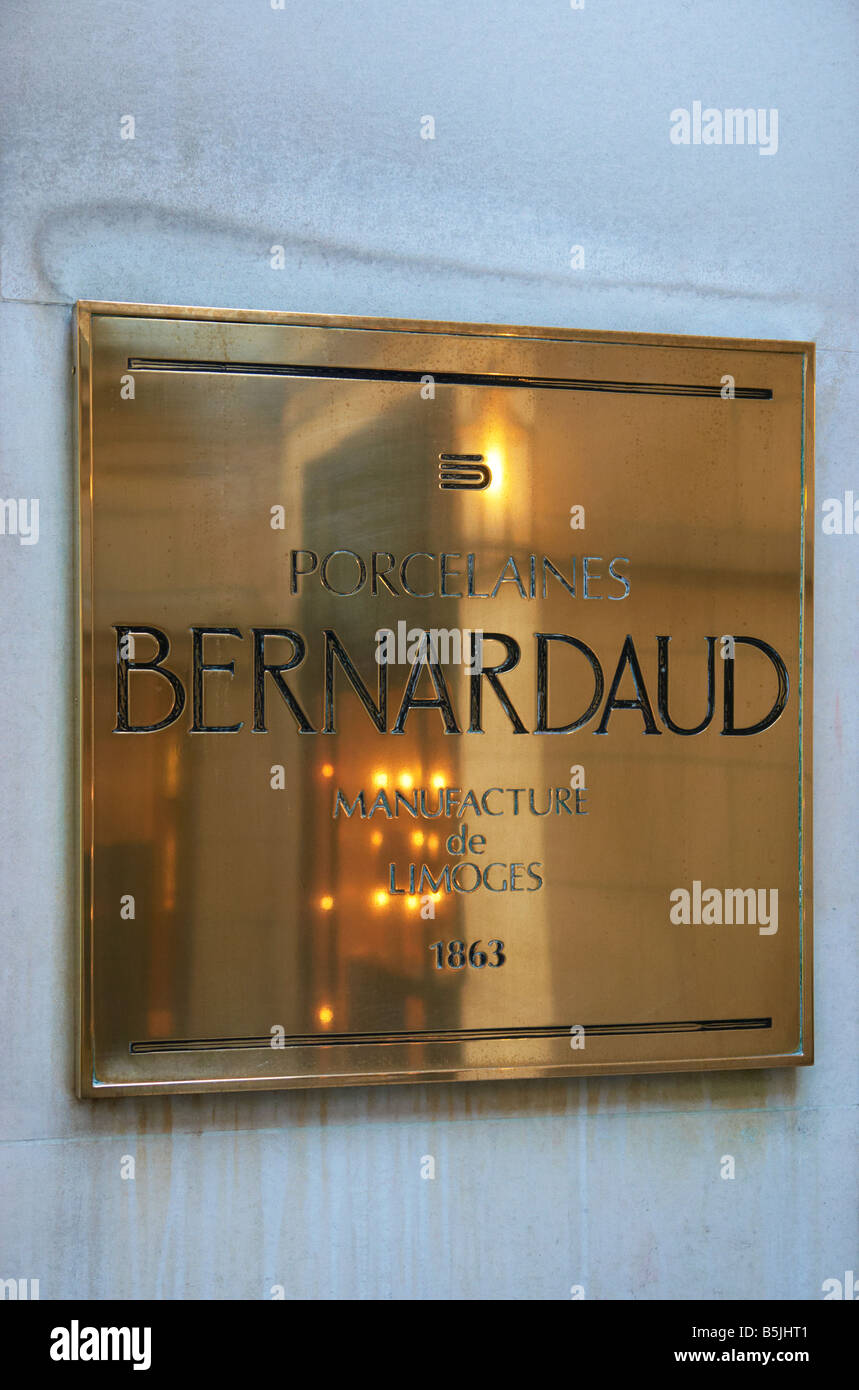 Porcelaines Bernardaud sign in Rue Royale Parigi Francia Foto Stock
