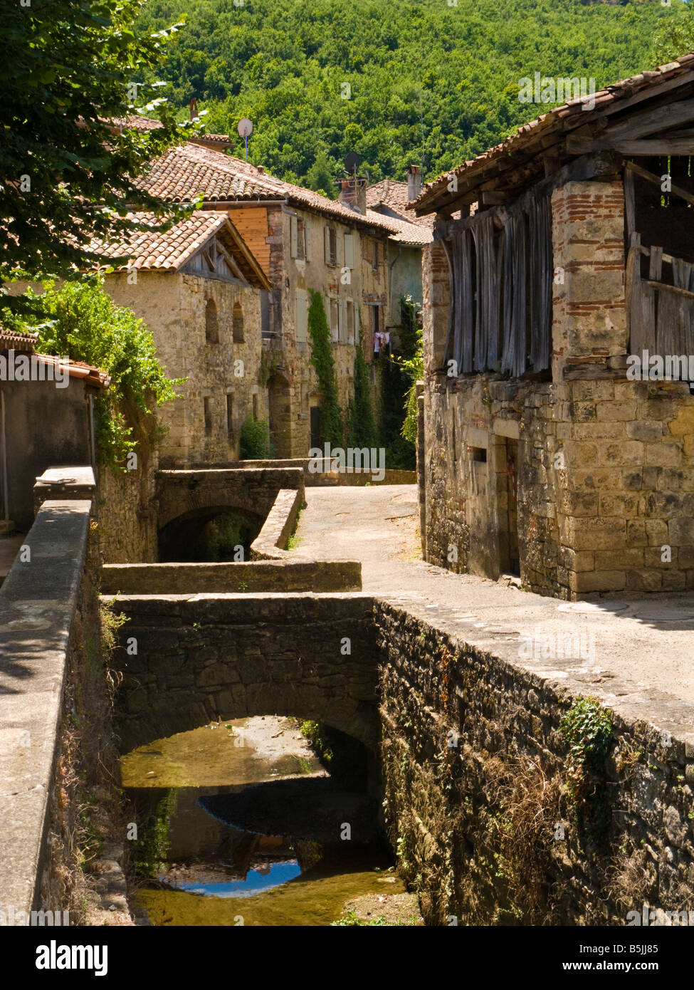 Case medioevali e street St Antonin Noble Val Tarn et Garonne Francia Europa Foto Stock