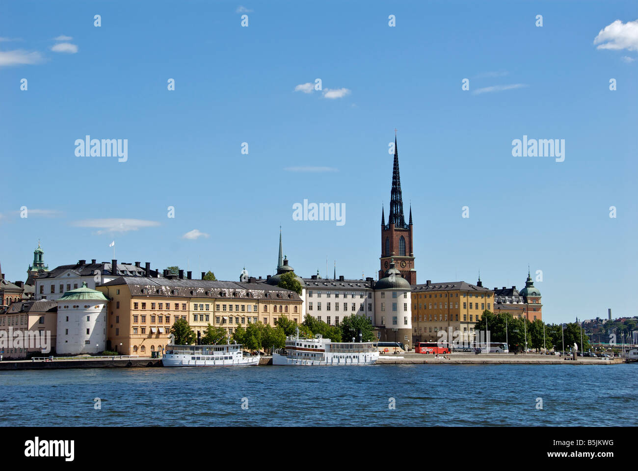 Riddarholmen Panorama con la guglia della chiesa Riddarholms Stoccolma Svezia Foto Stock