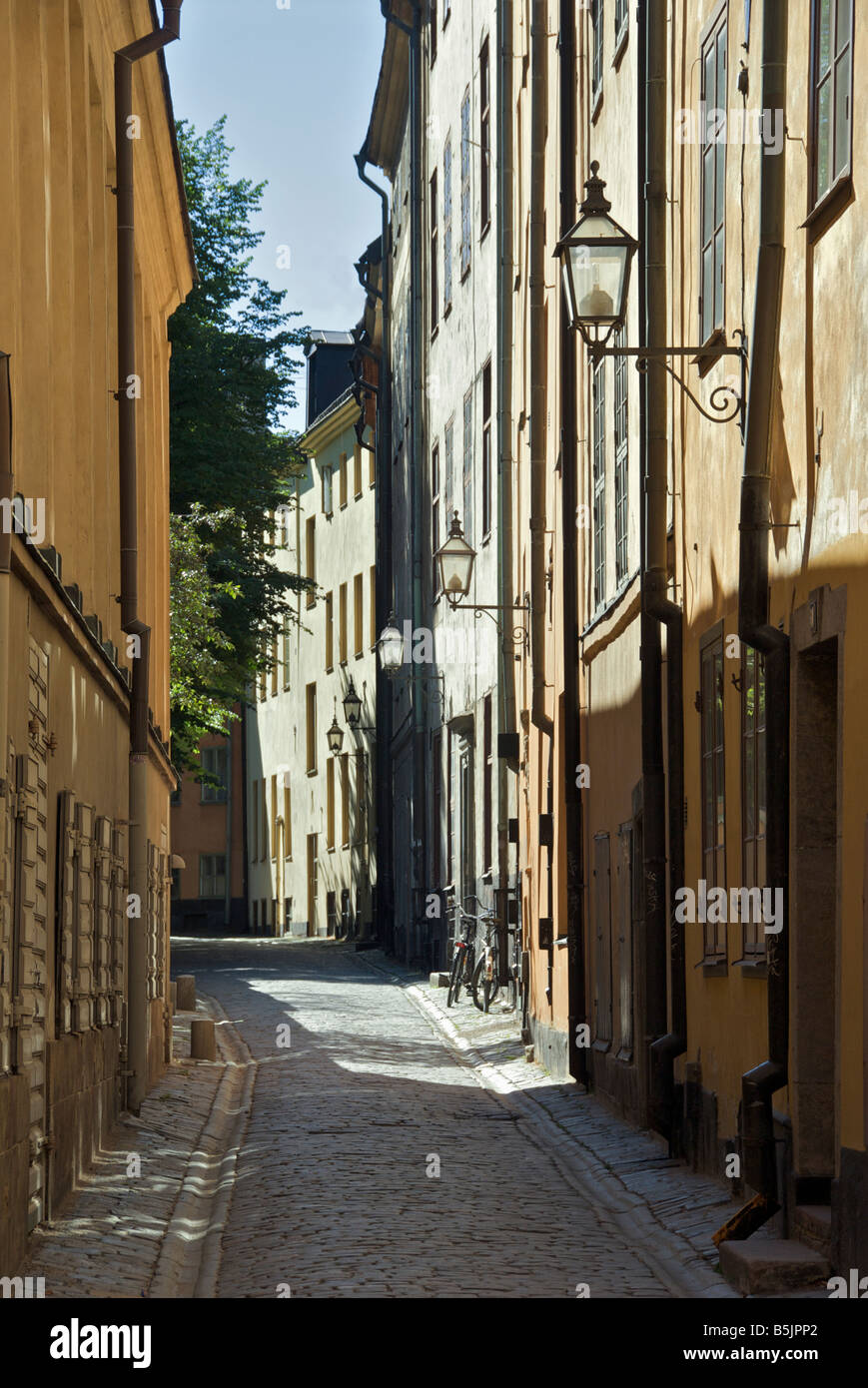 Stretta strada tranquilla Gamla Stan Stoccolma Svezia Foto Stock