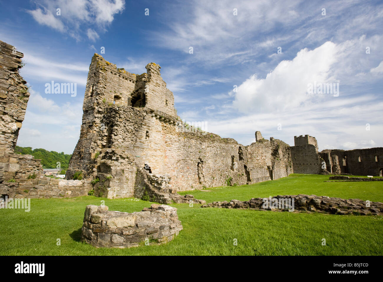 Inghilterra Yorkshire Richmond Castle le rovine e i resti di una bella giornata d'estate. Richmond, North Yorkshire, Inghilterra, Regno Unito Foto Stock