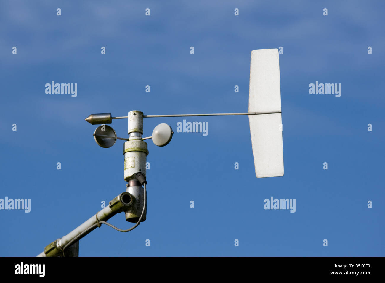Anemometro a coppette sulla stazione meteo a Westonbirt REGNO UNITO Foto Stock