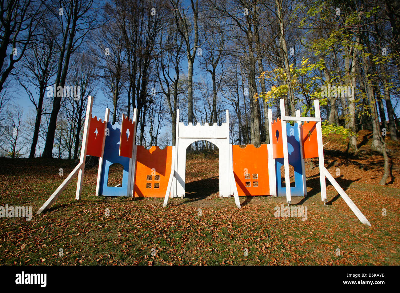 Parco giochi di costruzione del castello in autunno park a Zagabria in Croazia Foto Stock