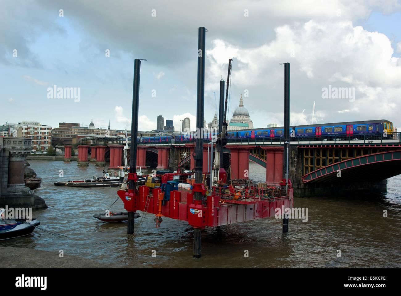 St Pauls e impianto di perforazione Foto Stock