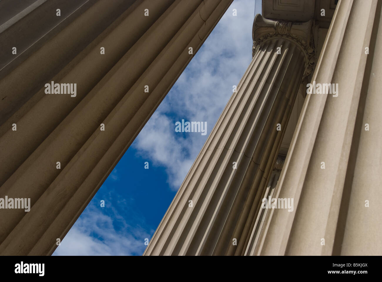 Le colonne al di fuori la lobby 7 l'ingresso principale al Massachusetts Institute of Technology campus in Cambridge ma come si è visto su 9 2 Foto Stock