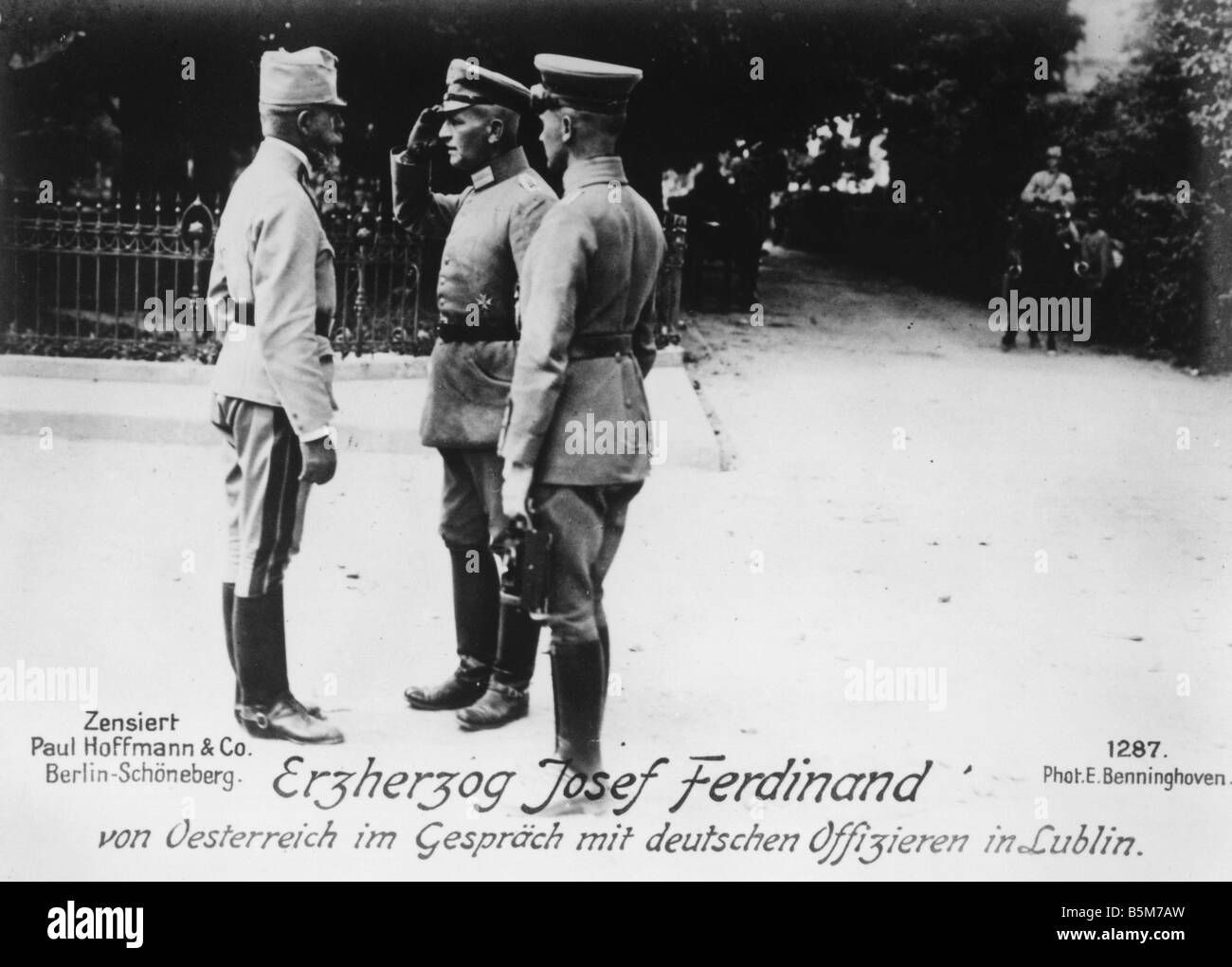 1 J523 F1915 e Joseph Ferdinand e tedesco WWI ufficiali Joseph Ferdinand Salvator Arciduca d'Austria Austro ungherese colonnello G Foto Stock