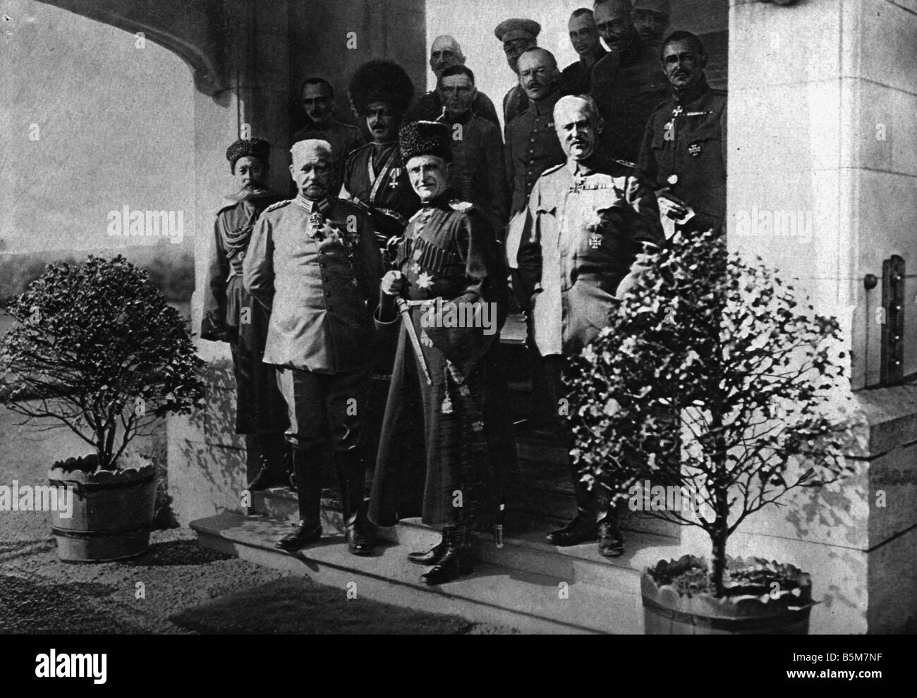 1RD 197 F1918 2 E Skoropadsky Hindenburg e Ludendorff Skoropadsky Pavlo generale russo Hetman dell'Ucraina durante il tedesco oc Foto Stock