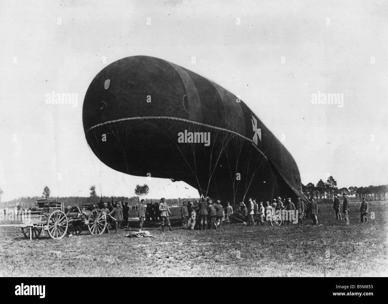 2 G55 B1 1914 8 Guerra aerea guerra mondiale un palloncino Storia Guerra Mondiale una guerra aerea esercito tedesco palloncino utilizzato per re dell'antenna Foto Stock