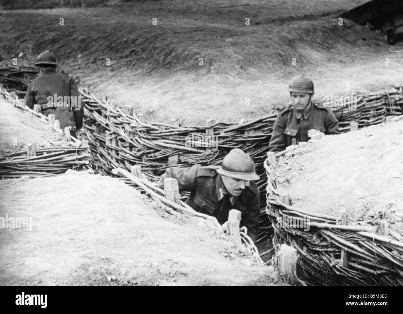 Le truppe francesi in trincee della Prima Guerra Mondiale la storia della Francia una guerra di trincea soldati francesi in trincee fortificate foto senza data Foto Stock