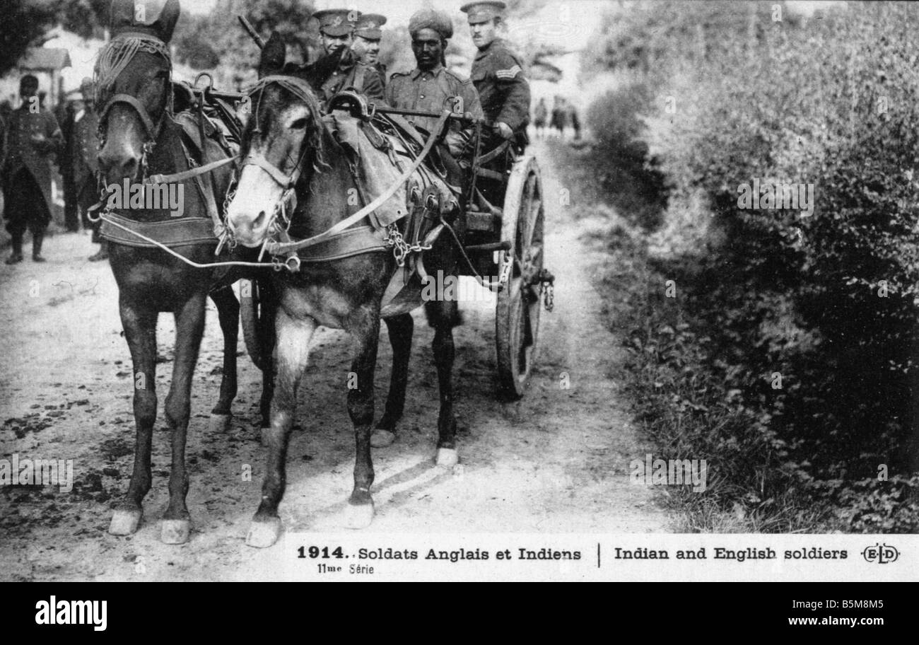 2 G55 H1 1914 10 e indiani inglese su un carrello WWI 1914 Storia Prima Guerra Mondiale truppe ausiliario 1914 Soldats Anglais et Indiens India Foto Stock