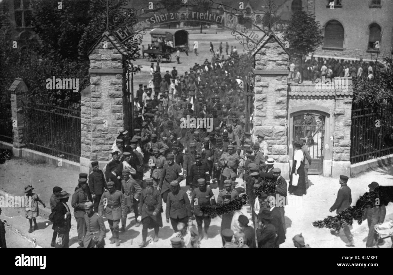 2 g55 K1 1915 17 francese POWs Baden WWI 1915 16 Storia Guerra Mondiale i prigionieri di guerra di trasportare i prigionieri di guerra francese al Erbgrossherz Foto Stock