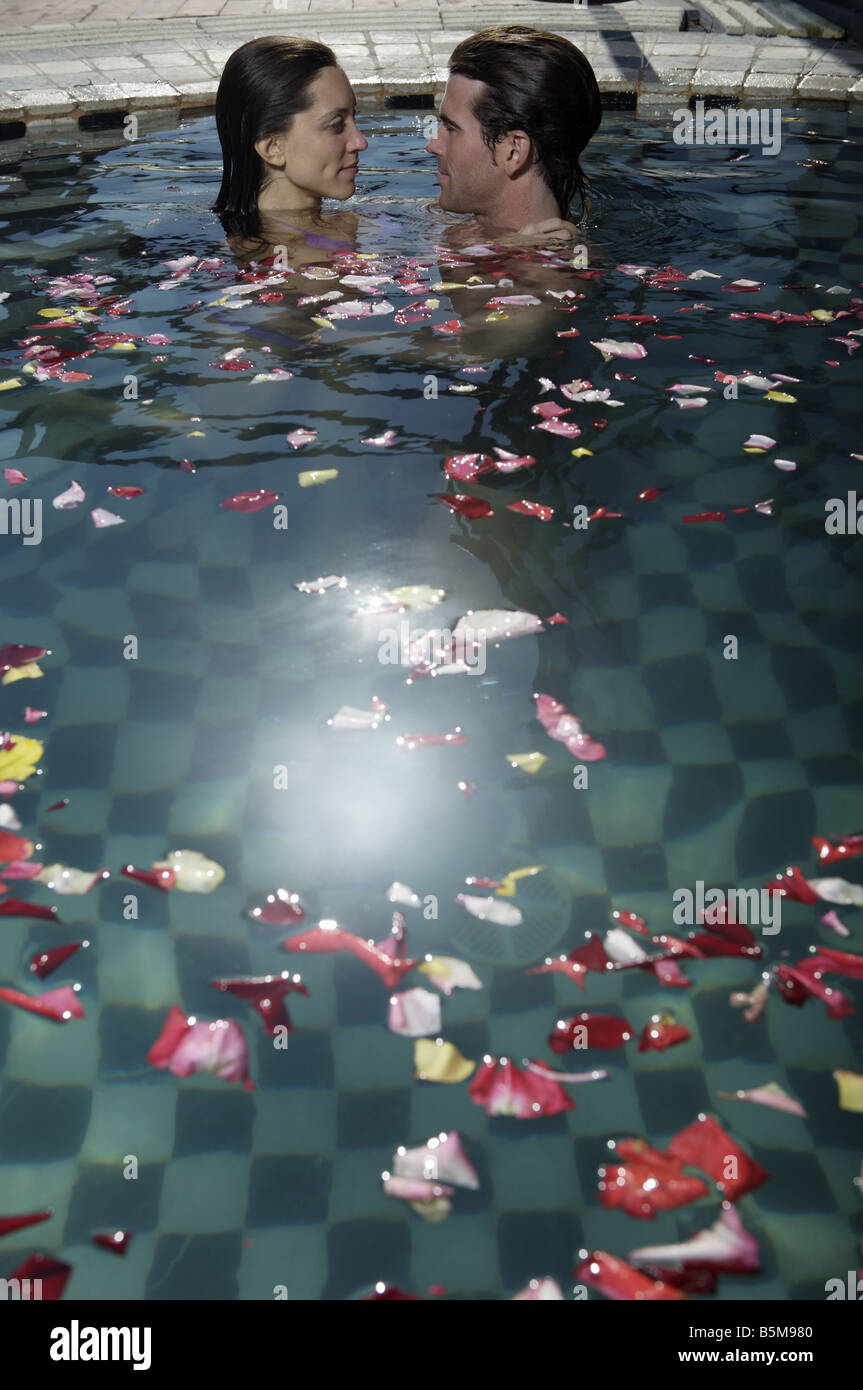 Matura in una vasca calda. Foto Stock