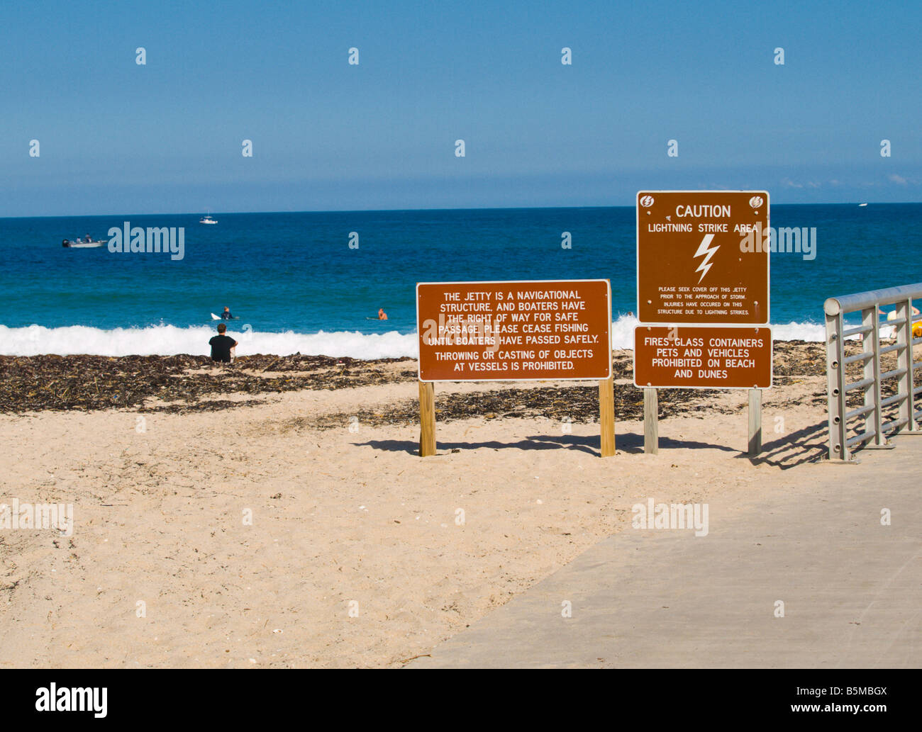 Surf Eventi e Concorsi si tengono sulla spiaggia appena a nord del molo al Sebastian ingresso sulla costa atlantica della Florida Foto Stock