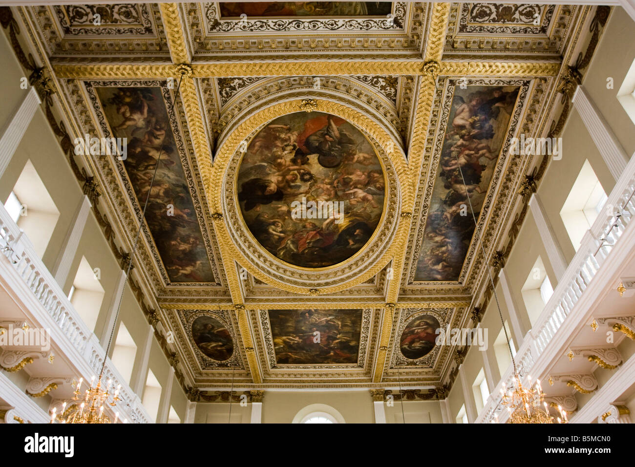 Il soffitto dipinto la Banqueting House di Whitehall Londra Inghilterra.Il solo superstite in situ di un soffitto dipinto di Peter Paul Rubens Foto Stock