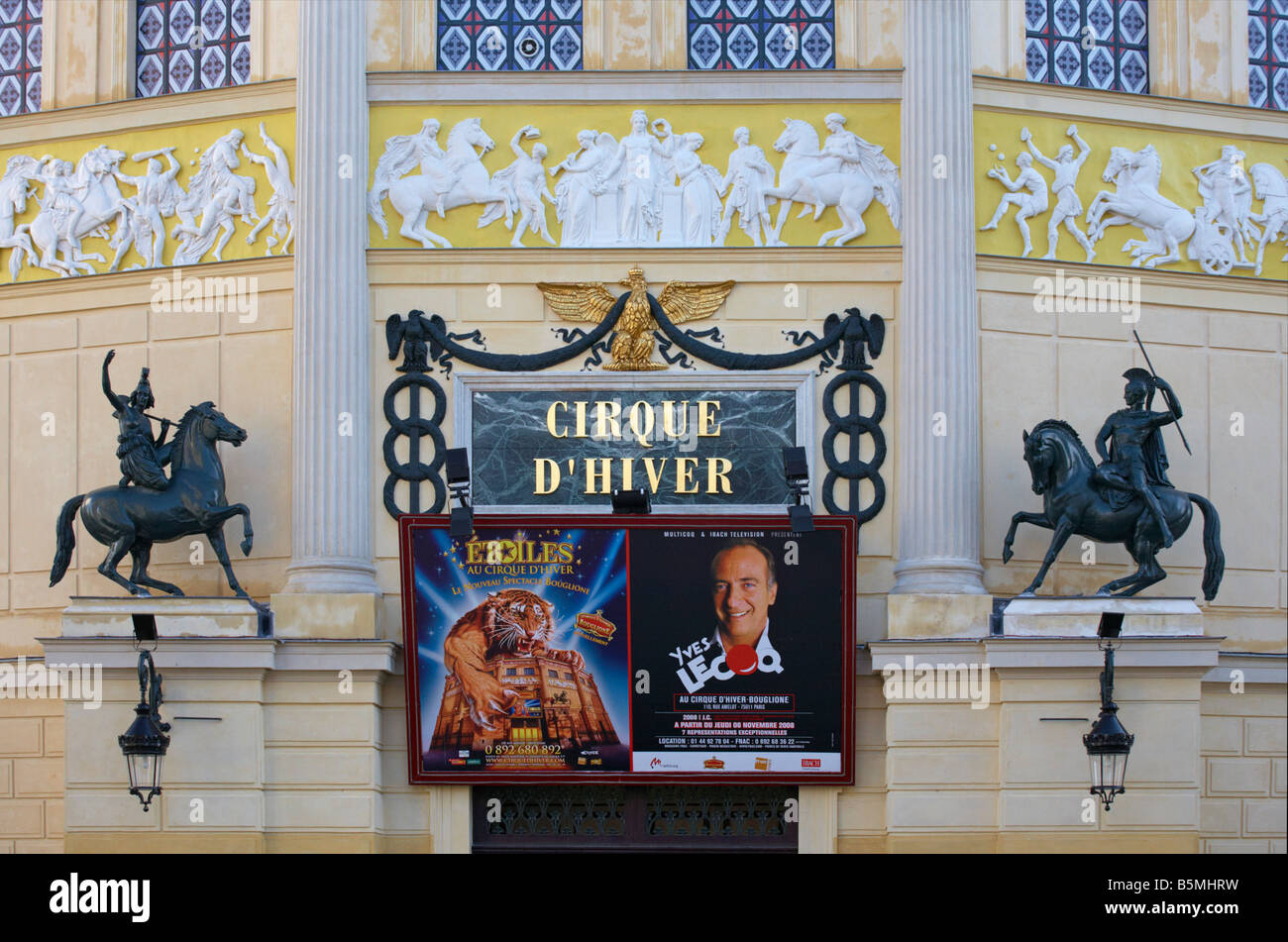 Esterno del Cirque d'Hiver Parigi Francia Foto Stock