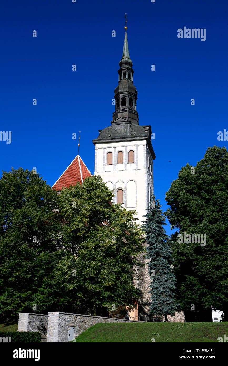 Il XIII secolo Catholic Saint Nicholas' chiesa a Tallinn in Estonia Foto Stock