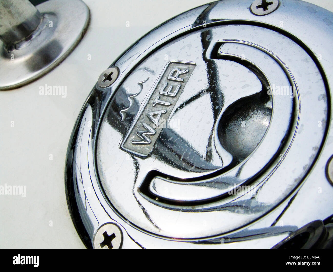 Serbatoio acqua cappuccio su uno yacht Foto Stock