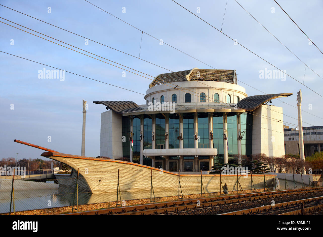 Palazzo delle Arti e il Teatro Nazionale Budapest Ungheria Foto Stock