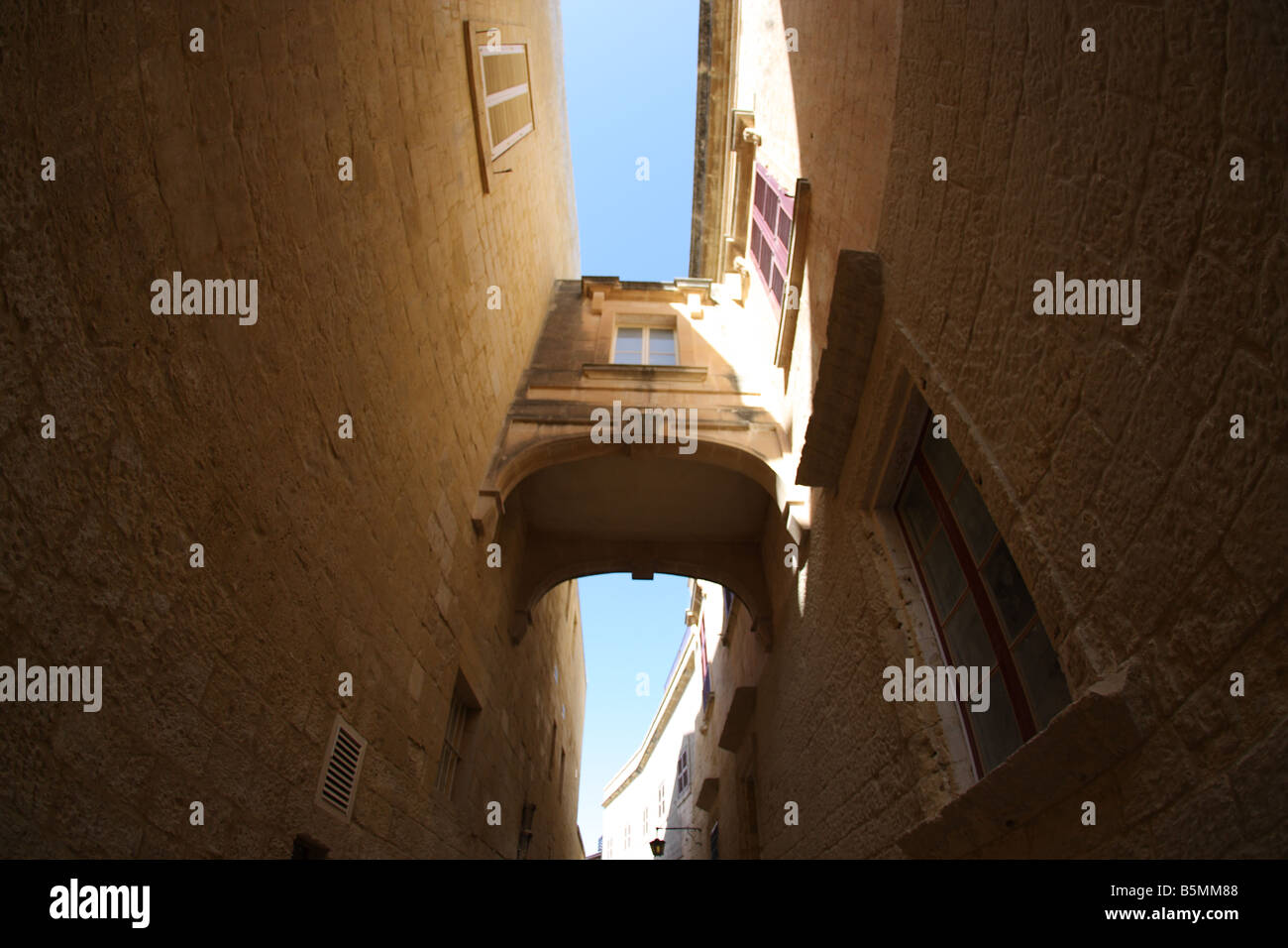 Strada di Mdina vecchia città capitale di Malta Foto Stock