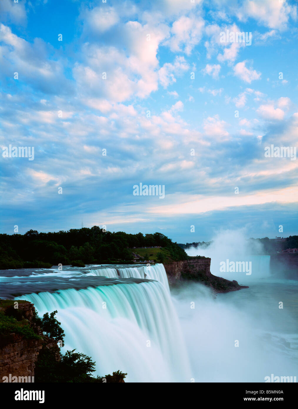 Cascate del Niagara al tramonto Niagara Prenotazione parco dello Stato di New York Foto Stock