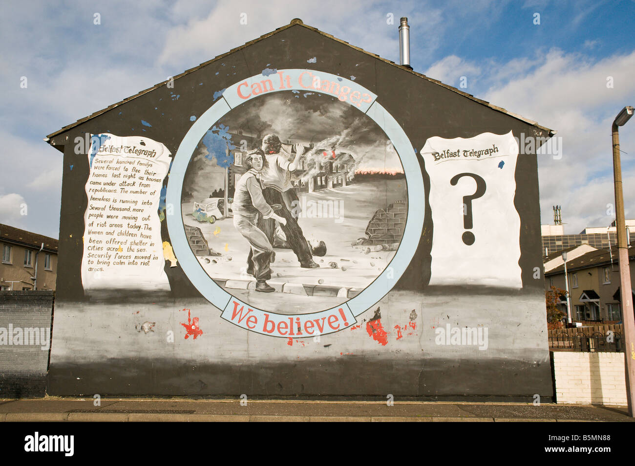 Lealisti/unionista, murale " può cambiare? Crediamo!" Foto Stock