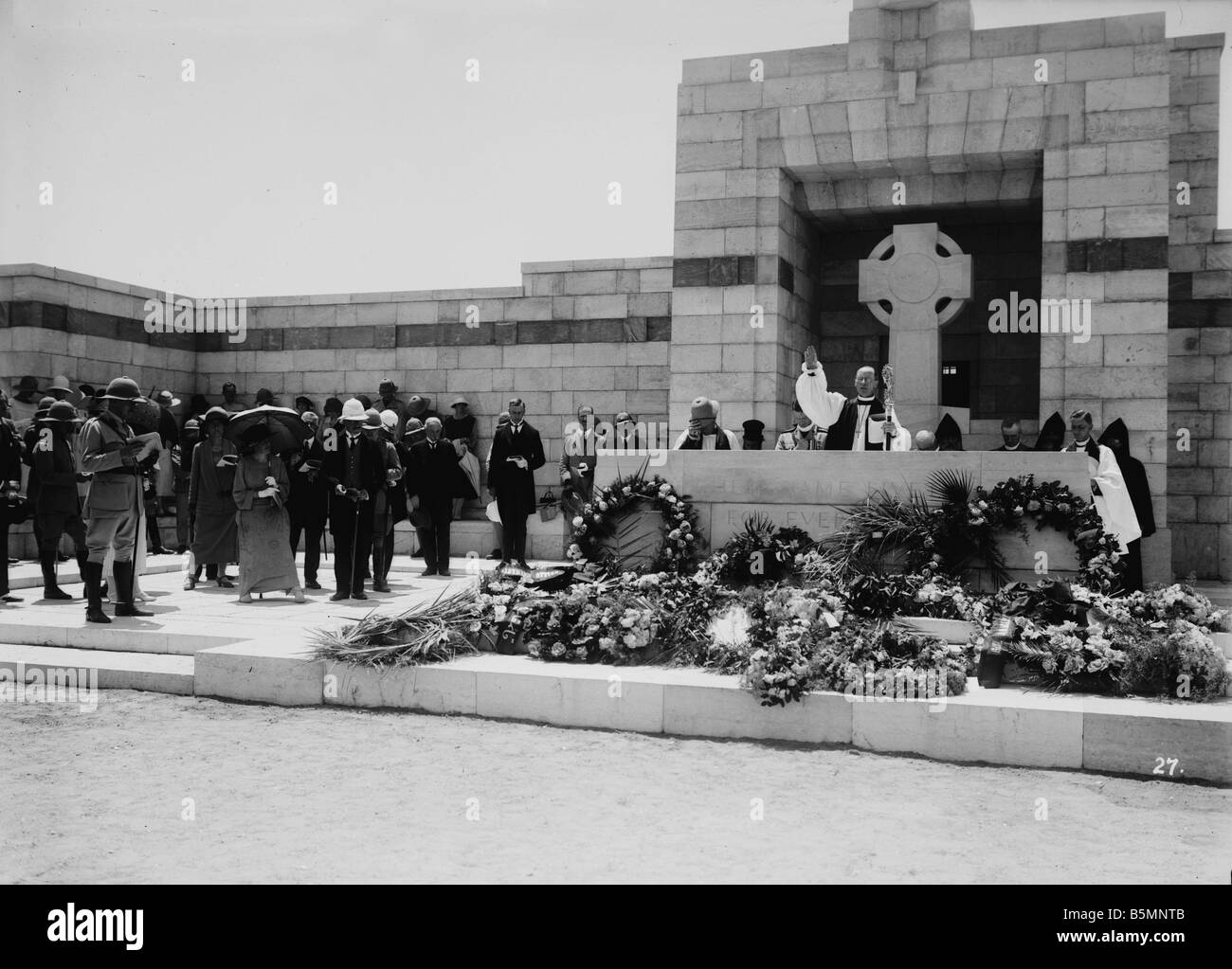 5È G5 E1 1918 Gaza British War Cemetery c 1917 18 Gaza Palestina British cimitero di guerra prima guerra mondiale consacrazione di cemet Foto Stock