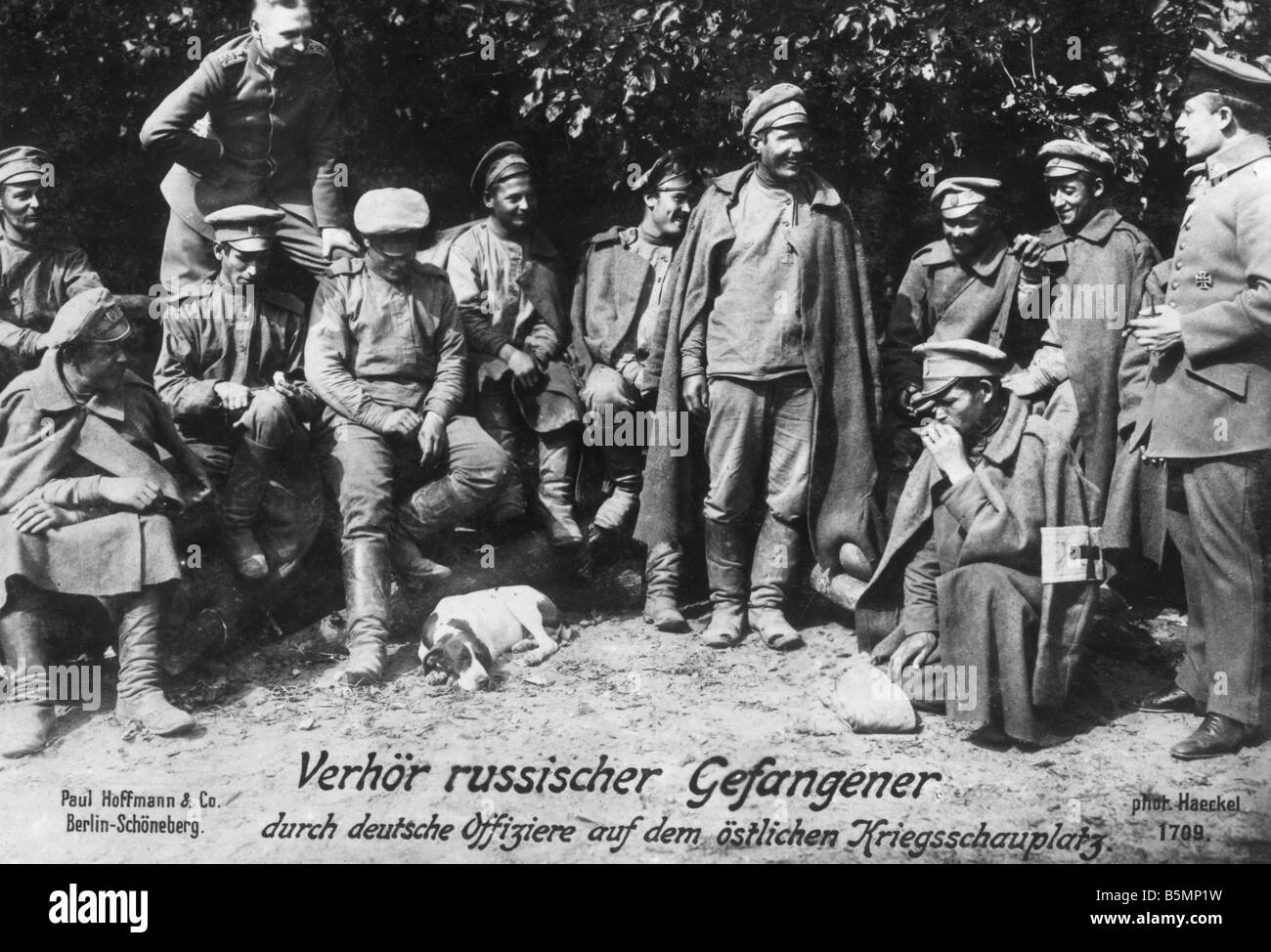 9 1914 0 0 A26 Interrogazione di Russ prigionieri di guerra Guerra Mondiale 1 1914 18 anteriore orientale dei prigionieri di guerra russi sono interrogare Foto Stock