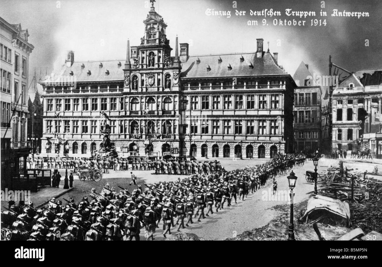 Ingresso di truppe tedesche Guerra Mondiale 1 Western entrata anteriore delle truppe tedesche in Anversa il 9 ottobre 1914 photo Cartolina 1914 Foto Stock