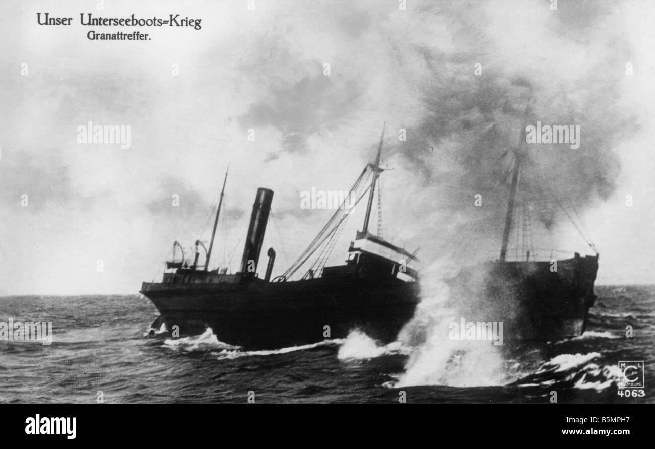 9 1916 0 0 A1 e 1 guerra mondiale 1 guerra navale 1916 Guerra Mondiale 1 guerra navale Granade attacco su una nave da carico foto 1916 Foto Stock