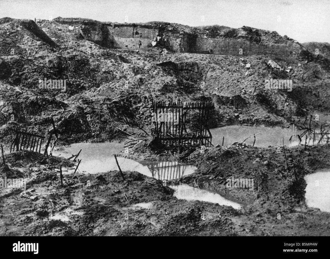 9 1916 2 21 A1 E Froide Terre vicino a Verdun Photo 1917 I Guerra Mondiale fronte occidentale battaglia di Verdun 1916 La Froide Terre gamma di h Foto Stock