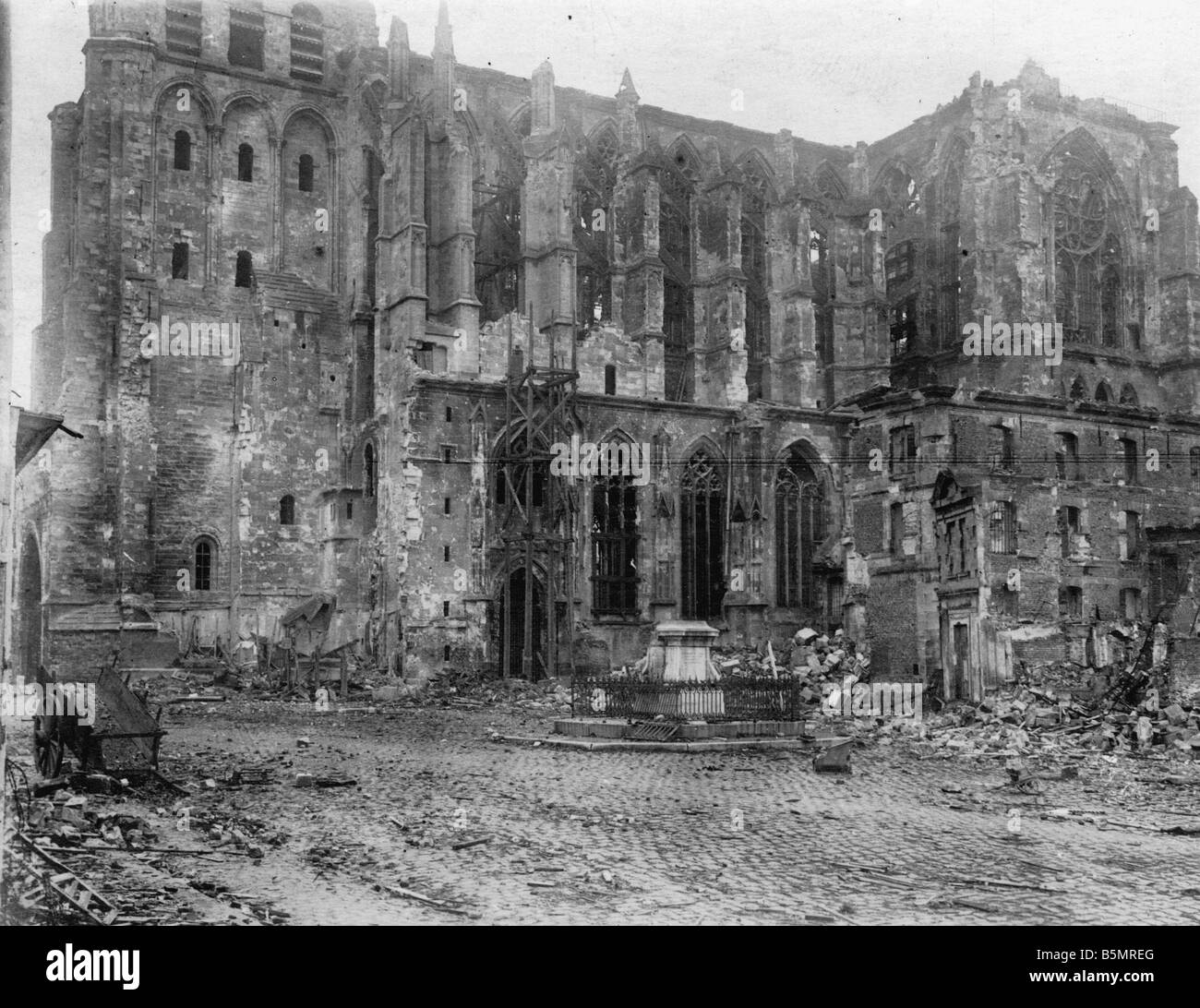 9 1917 11 20 A2 23 WW1 Battaglia di Cambrai distruzione Guerra Mondiale 1 1914 18 Francia Battaglia di Cambrai XX 29 11 1917 Offensiva del Foto Stock