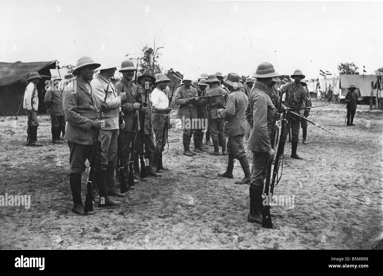 9AF 1914 0 0 A1 2 esercito coloniale tedesca di camp in Africa orientale la Prima Guerra Mondiale la guerra nelle colonie tedesco East Africa oggi Tanzania tedesco Foto Stock