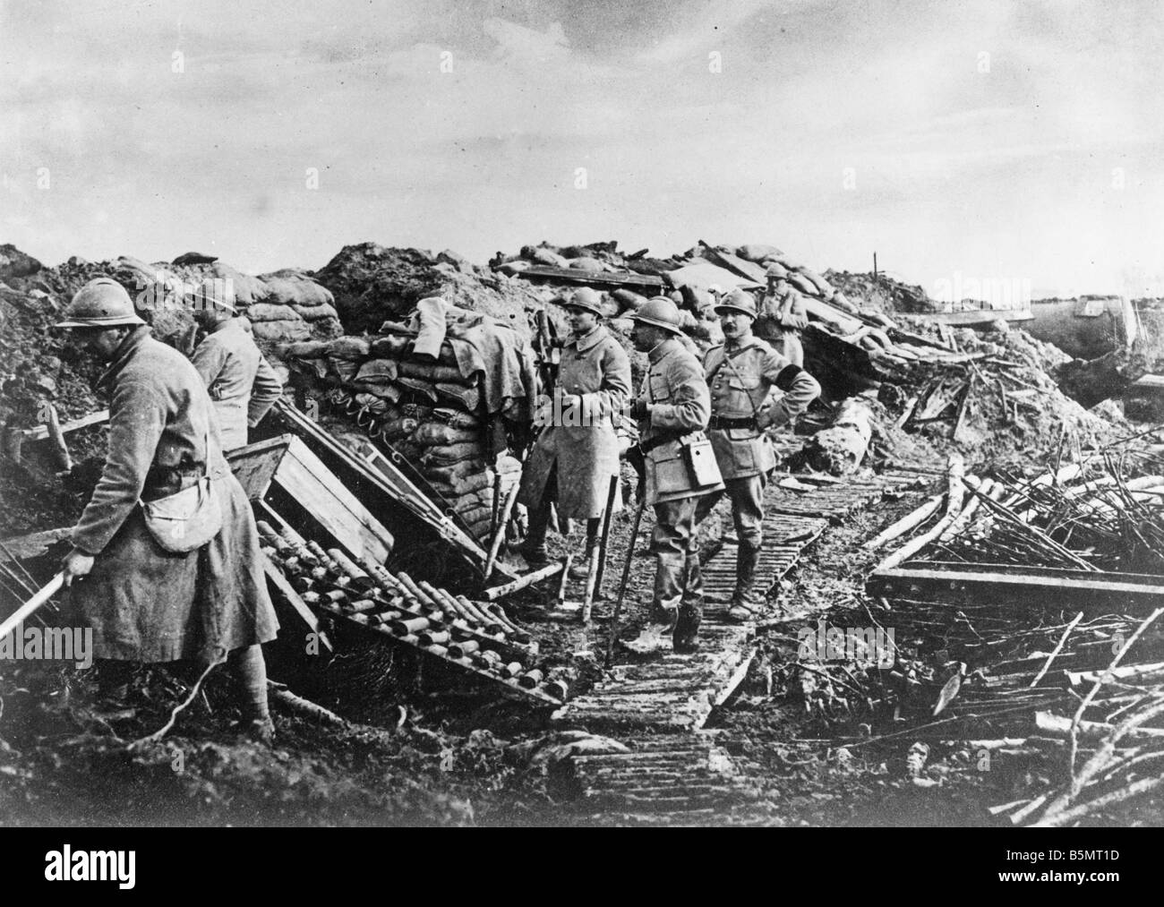 9FK 1916 0 0 A1 Messenger a Verdun Photo 1916 I Guerra Mondiale Francia battaglia di Verdun 1916 L Arrivee du Courrier a la Citadelle de Foto Stock
