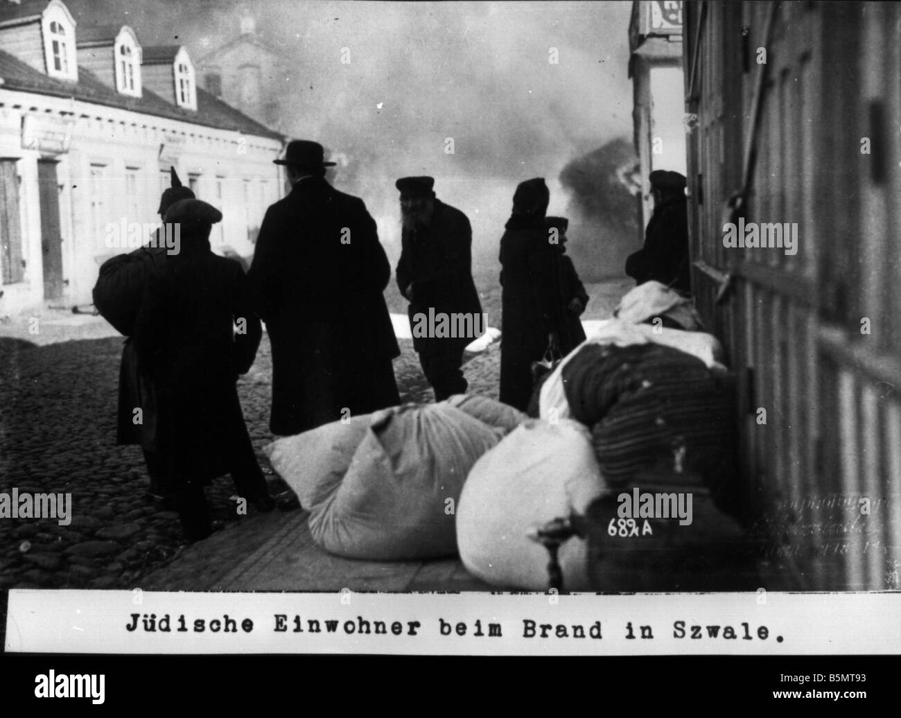 9È 1915 0 0 A1 58 ebrei residenti presso il fuoco in Szwale Storia dell'Ebraismo ebrei orientali Jewish residenti presso il fuoco in Szwale Foto Stock