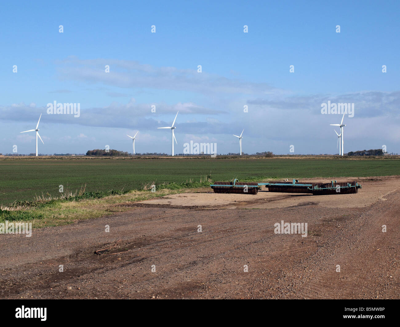 Attrezzature agricole e delle turbine a vento Foto Stock