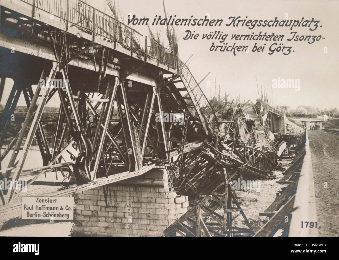 9ESSA 1915 0 0 A1 1 e WW1 Italia distrutto Isonzo ponti Guerra Mondiale 1 italiano davanti battaglie dell Isonzo 1915 17 dopo l'Italia entrò t Foto Stock