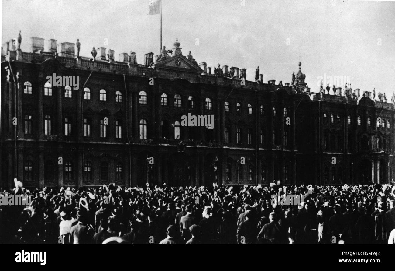 9RD 1914 8 2 A1 Tsar Nicholas Proclamazione della guerra 1914 Grande guerra 1914 18 Russo Proclamazione della guerra il 2 Agosto 20 Luglio il vecchio stile Foto Stock