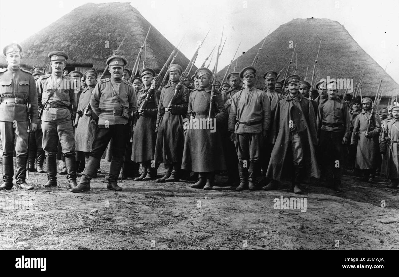 9RD 1915 9 0 A1 1 e la guerra mondiale i soldati russi 1917 Russia I Guerra Mondiale fotografia di gruppo i militari della decima compagnia del 9t Foto Stock