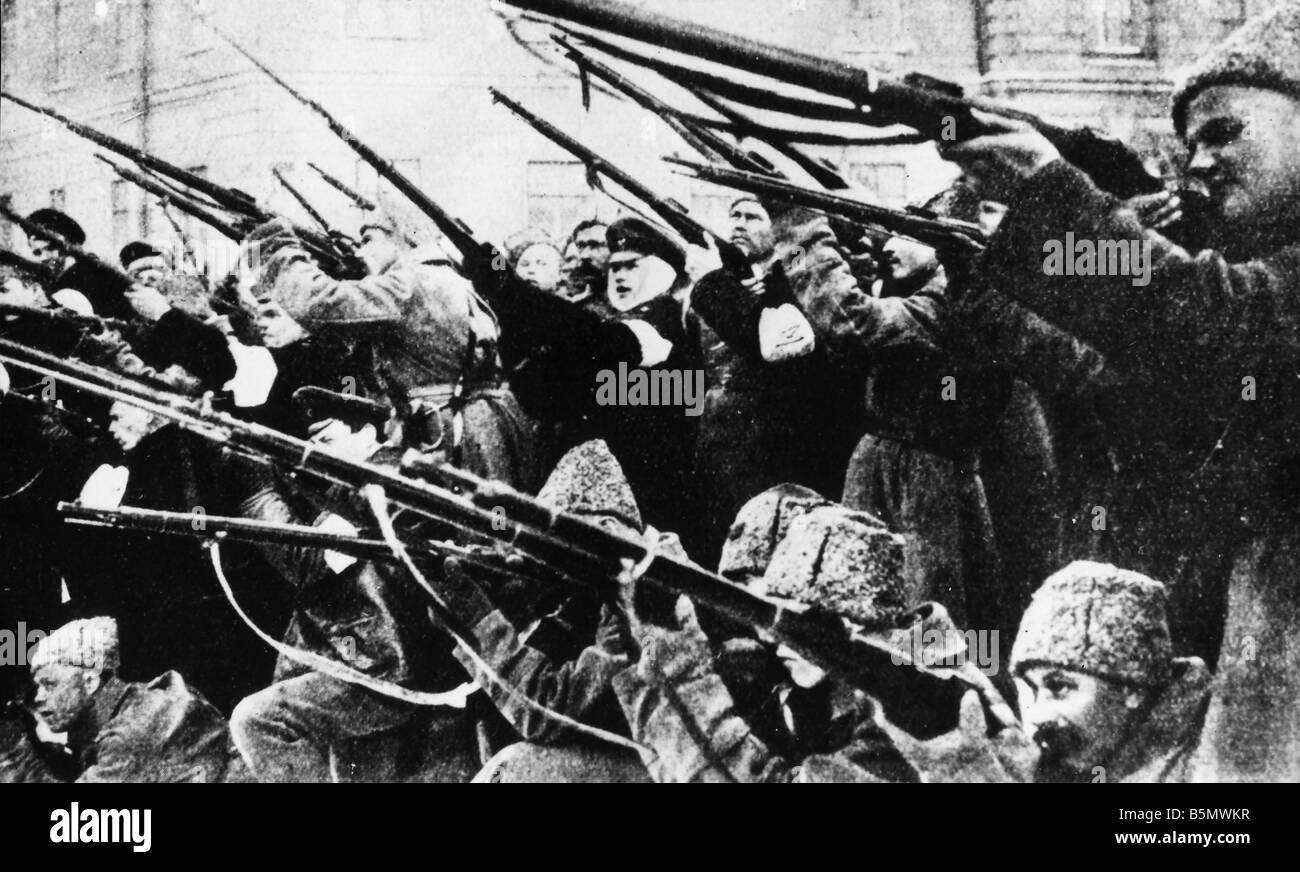 9RD 1917 11 7 A2 3 assalto al palazzo di inverno 1917 Rivoluzione ottobre 7 8 novembre XXV XXVI Ott vecchio cal 1917 assalto Foto Stock