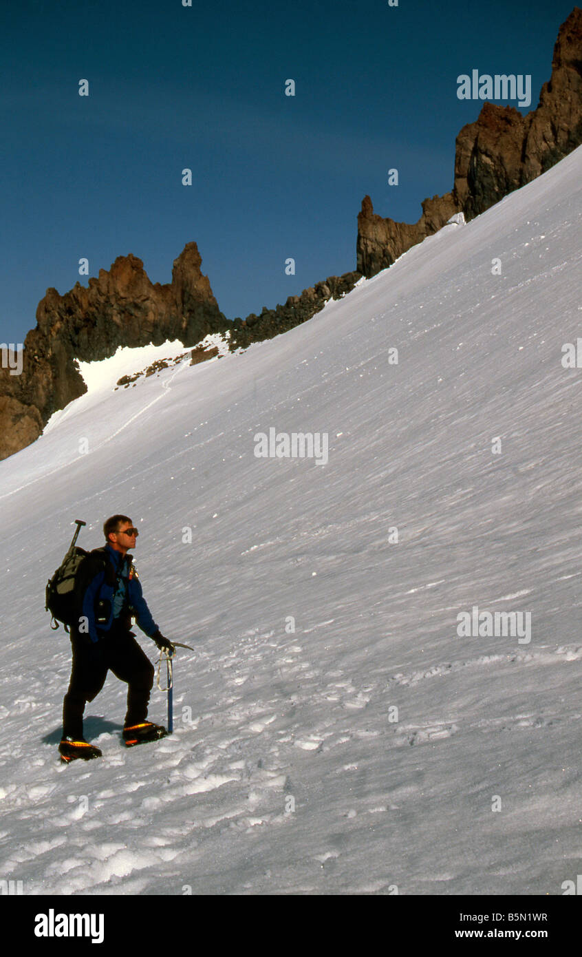 Mike Vining Avalanche Gulch Mount Shasta California USA Alpinismo Foto Stock