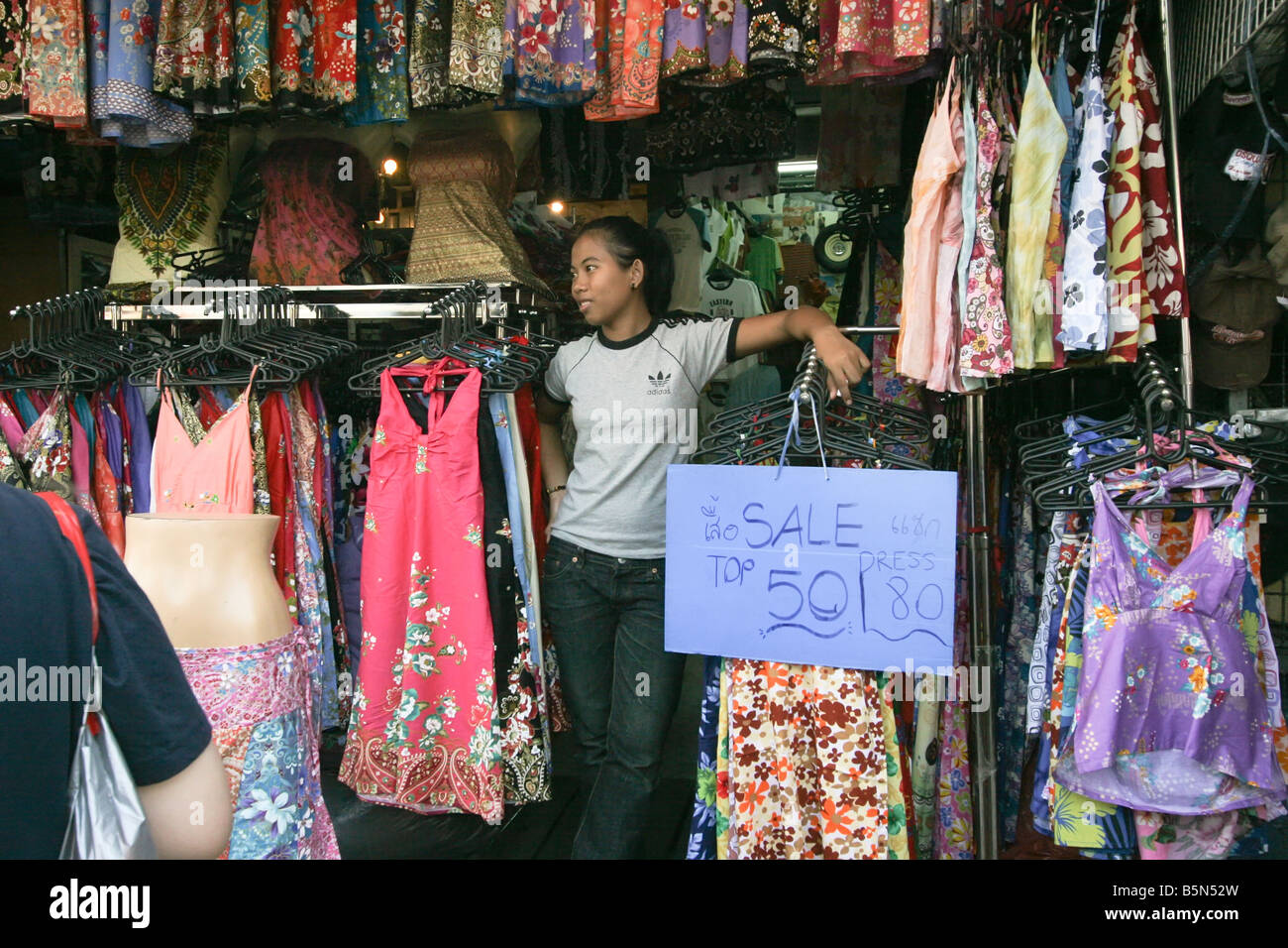 Donna abiti di vendita al Chatuchak vestiti grande mercato