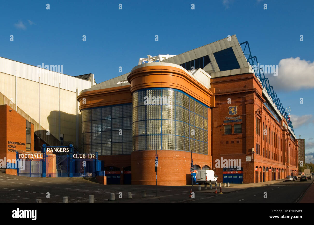 Ibrox Stadium cavalletto principale unità Edmiston Glasgow la casa di Glasgow Rangers Football Club. Foto Stock
