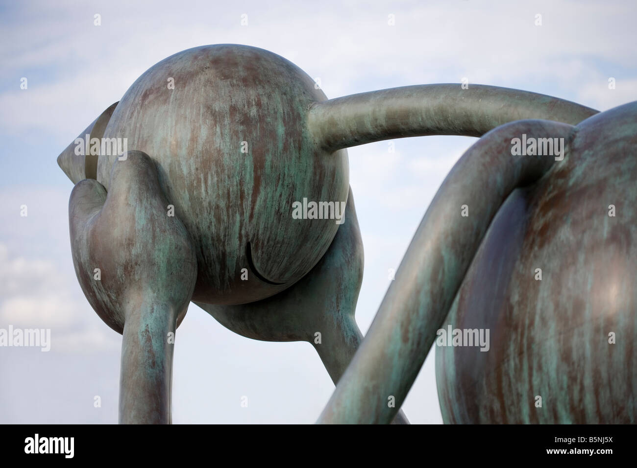 Tom Otterness 'Gigante di pianto" scultura a Scheveningen sculpture park, Paesi Bassi (Olanda) Foto Stock