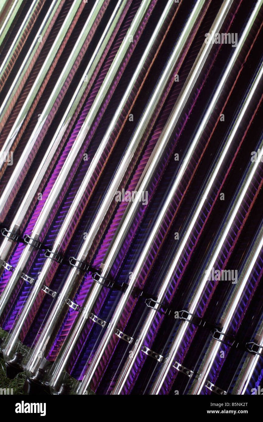 Solare di acqua calda riscaldamento pannelli Foto Stock