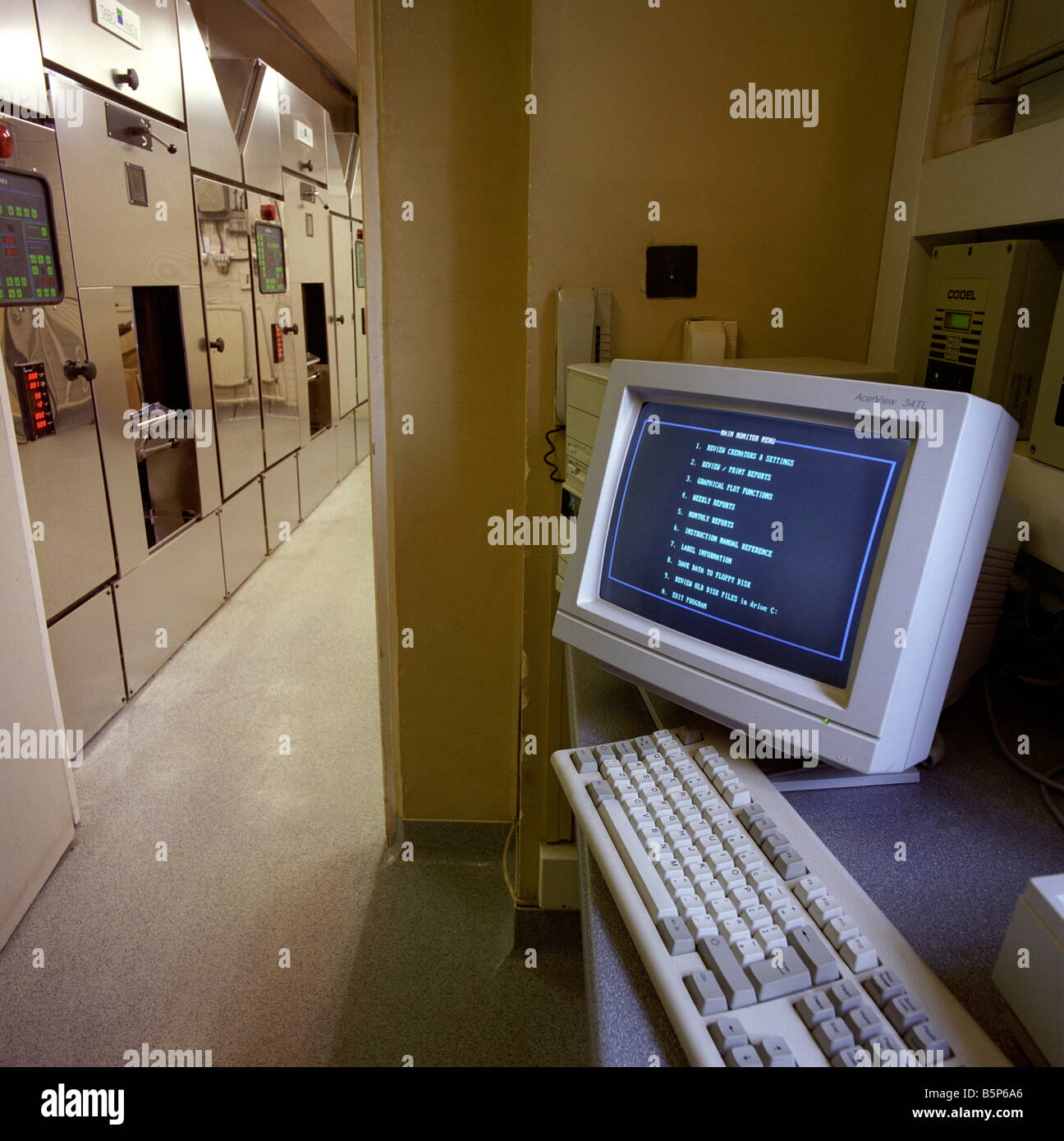 Regno Unito la morte crematorio interno controllata dal computer Tabo Inex cremators Foto Stock