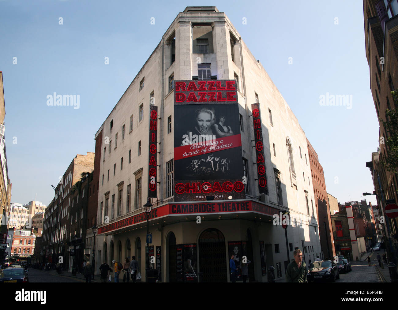 Cambridge Theatre nel West End di Londra Foto Stock