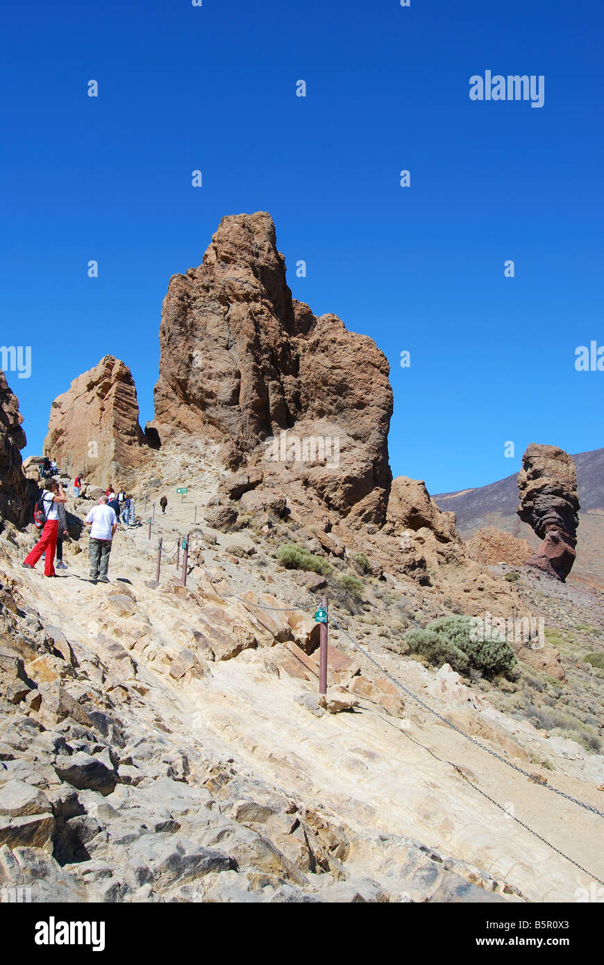 Percorso fino a Los Roques de Garcia, Parque Nacional del Teide Tenerife, Isole Canarie, Spagna Foto Stock