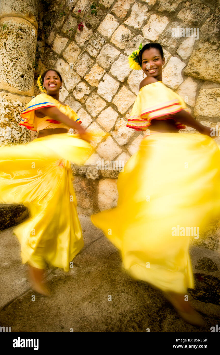 Caraibi Repubblica Dominicana Altos de Chavon Casa de Campo ballerini eseguono nell'anfiteatro all'aperto Foto Stock