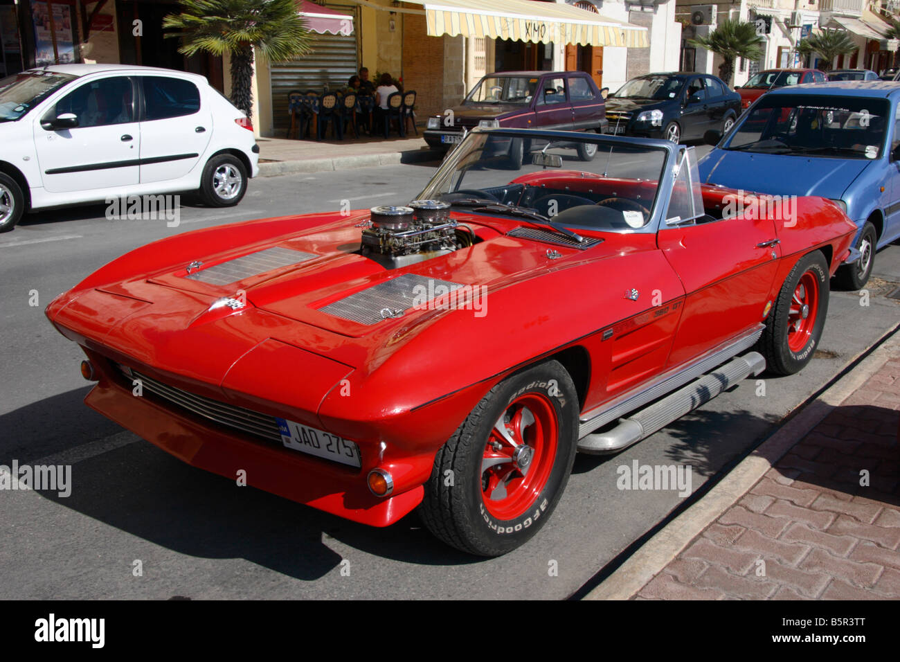 Un classico 'Corvette 350 GT' American Automobile in Marsaskala, Malta. Foto Stock