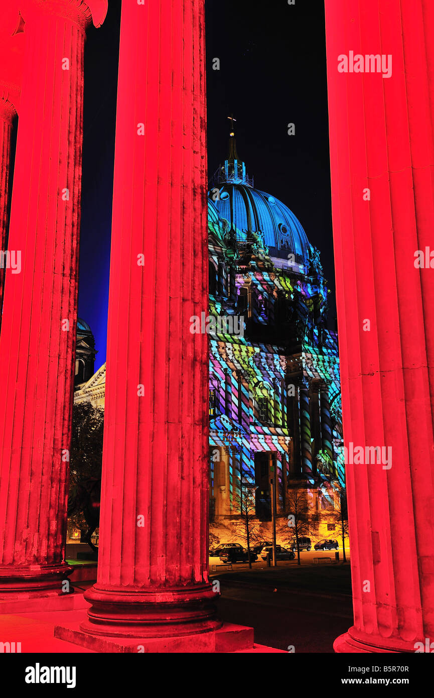 Berlino, Berliner Dom di notte, Berlino, Gendarmen Markt di notte. Foto di Kazimierz Jurewicz Foto Stock